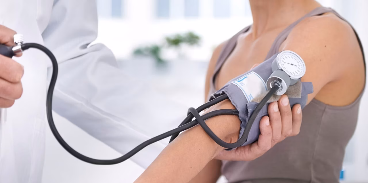 Hypertension artérielle : 5 remèdes naturels validés en 2026